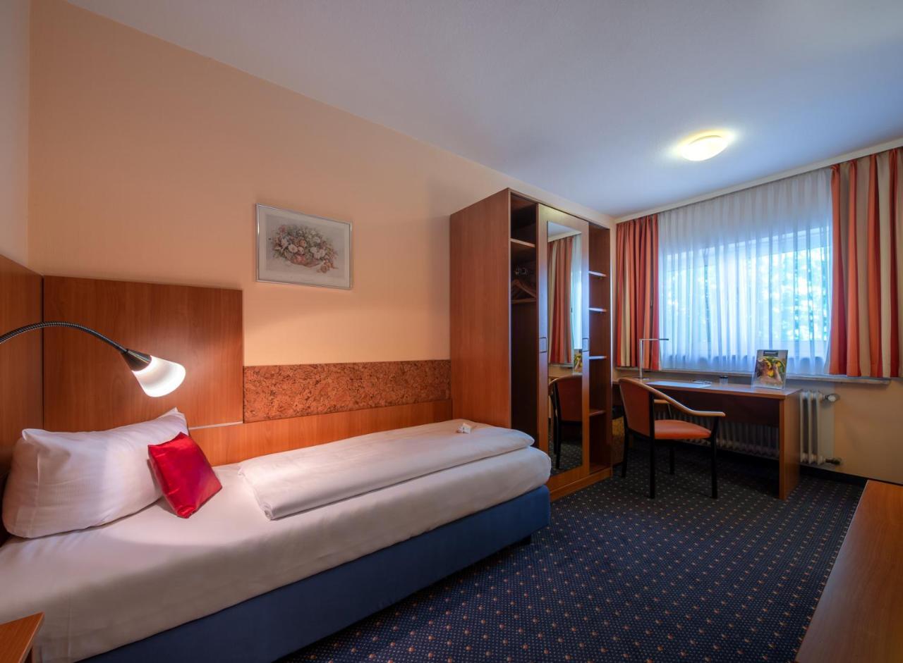 Parkhotel Обертсхаузен Екстериор снимка