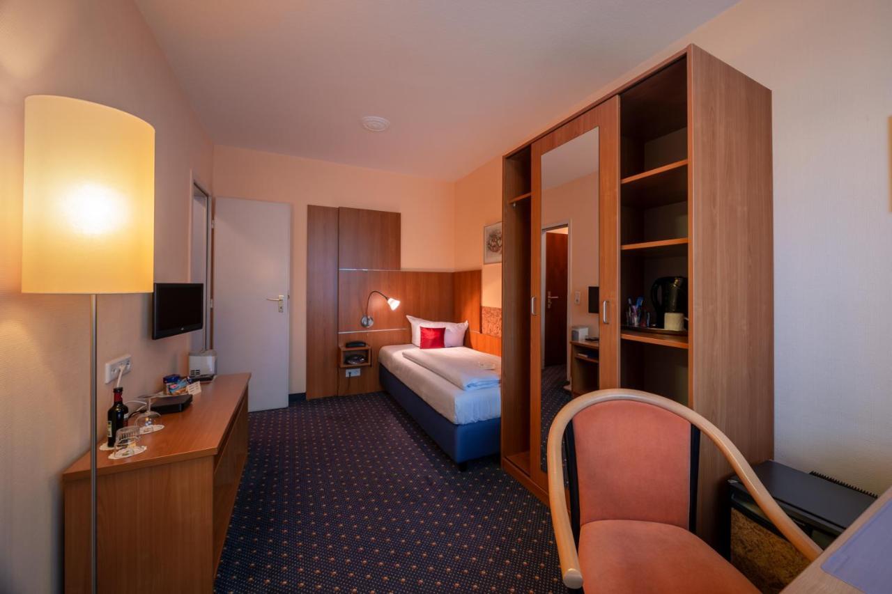 Parkhotel Обертсхаузен Екстериор снимка